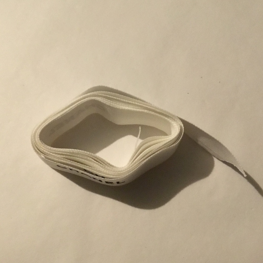 CHANEL - Picture 2 of 8